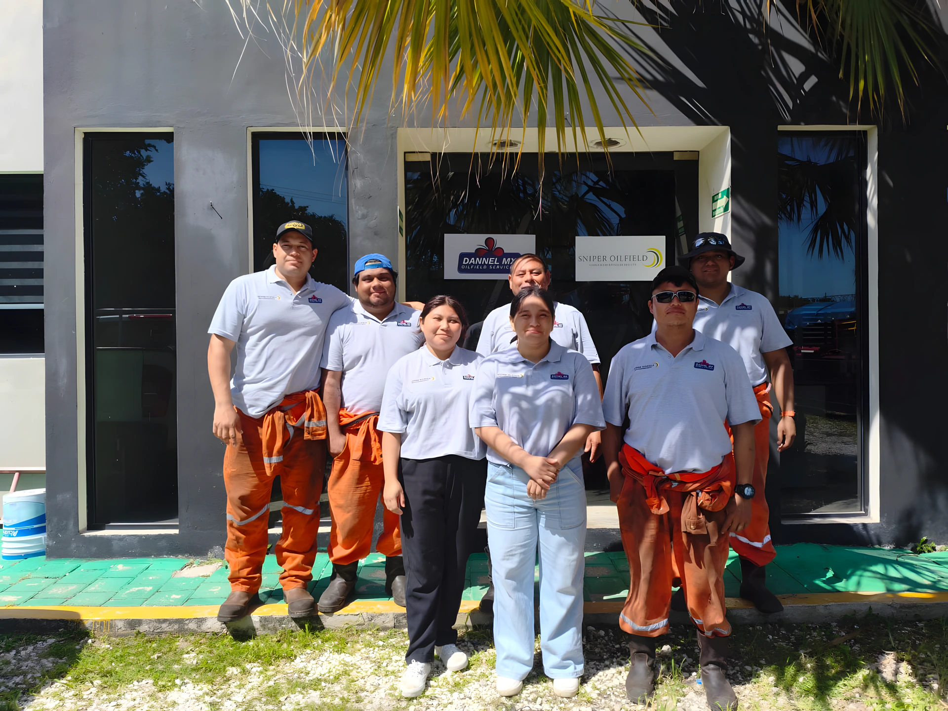 Equipo operativo de Dannel MX en Ciudad del Carmen